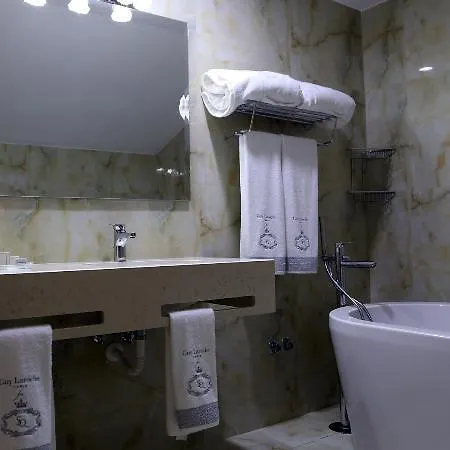 Santa Quaranta Premium Sarande